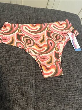 NWT Size Medium Swirls High-Cut Cheeky Cheek Boss Panty